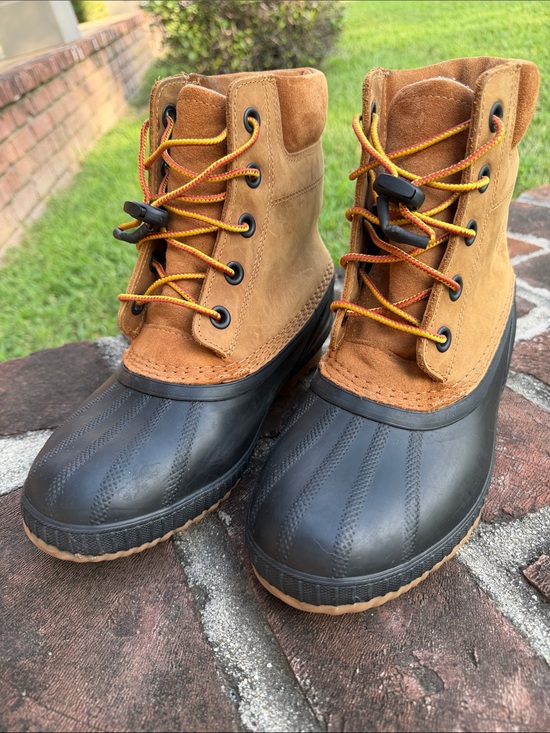 Sorel Shoes - Sorel Tan and Black Lace-Up Duck Boots size 7